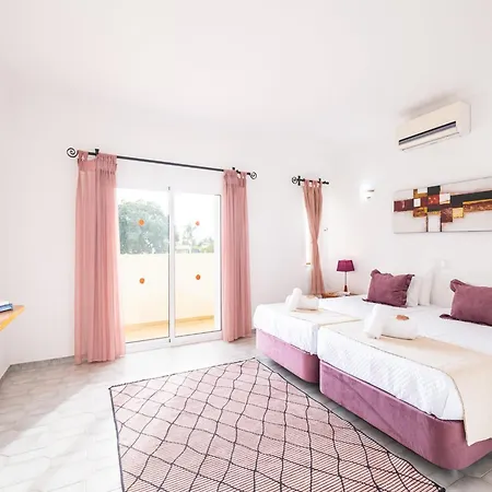 Villa Villa In Gale Near Golden Sandy Beaches *