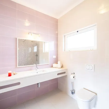 Villa In Gale Near Golden Sandy Beaches فيلة